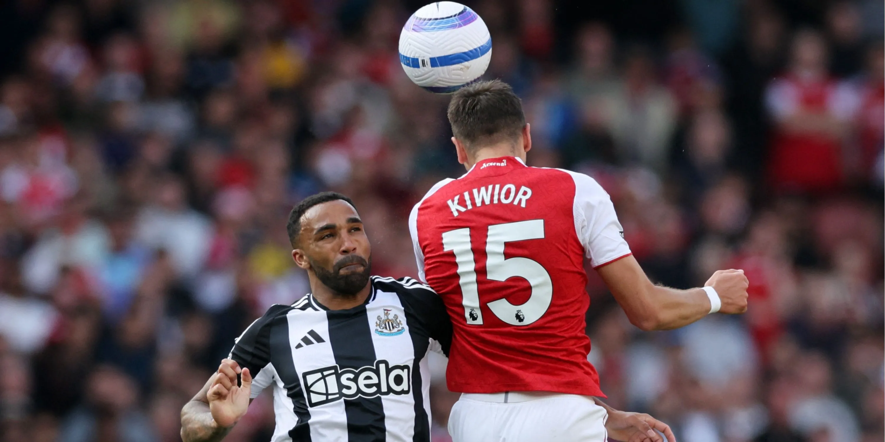 Jakub Kiwior trong trận đấu của Arsenal