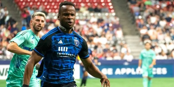 Jeremy Ebobisse đeo Q-Collar