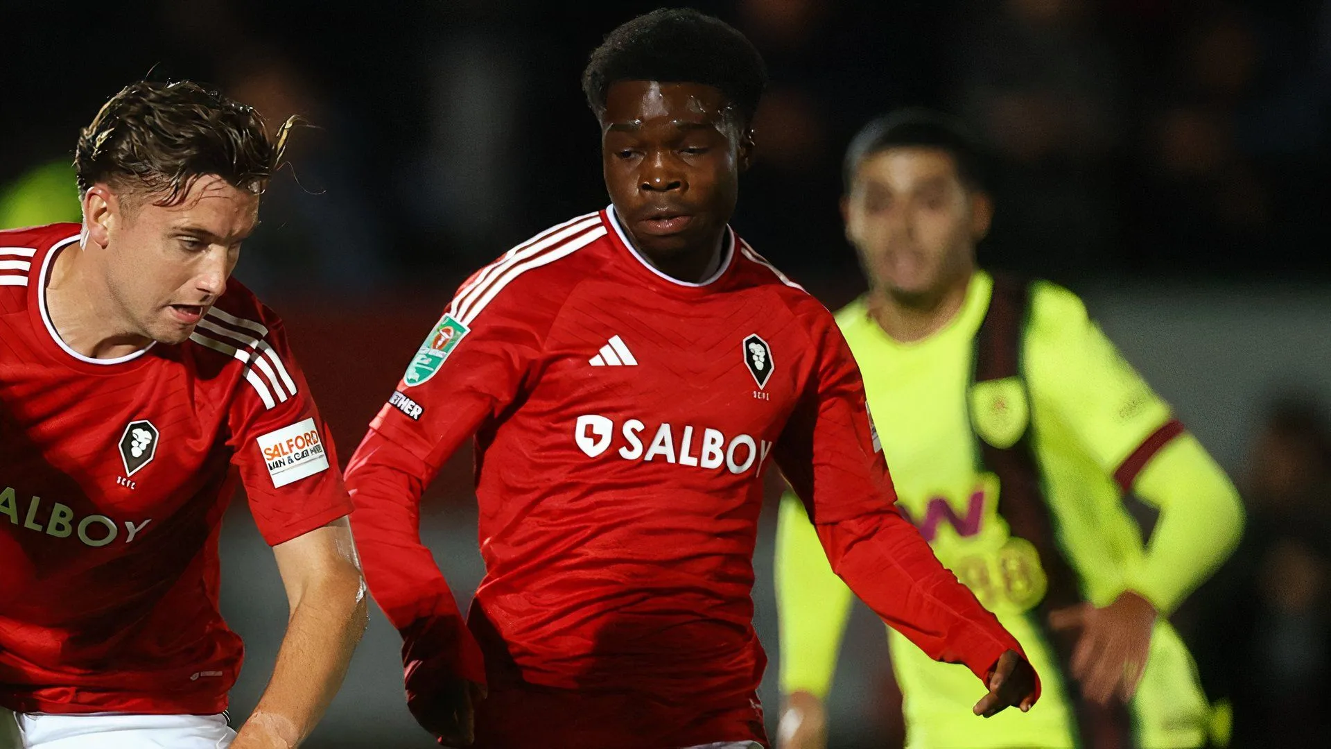 Kelly N'Mai - Tiền đạo trẻ của Salford City