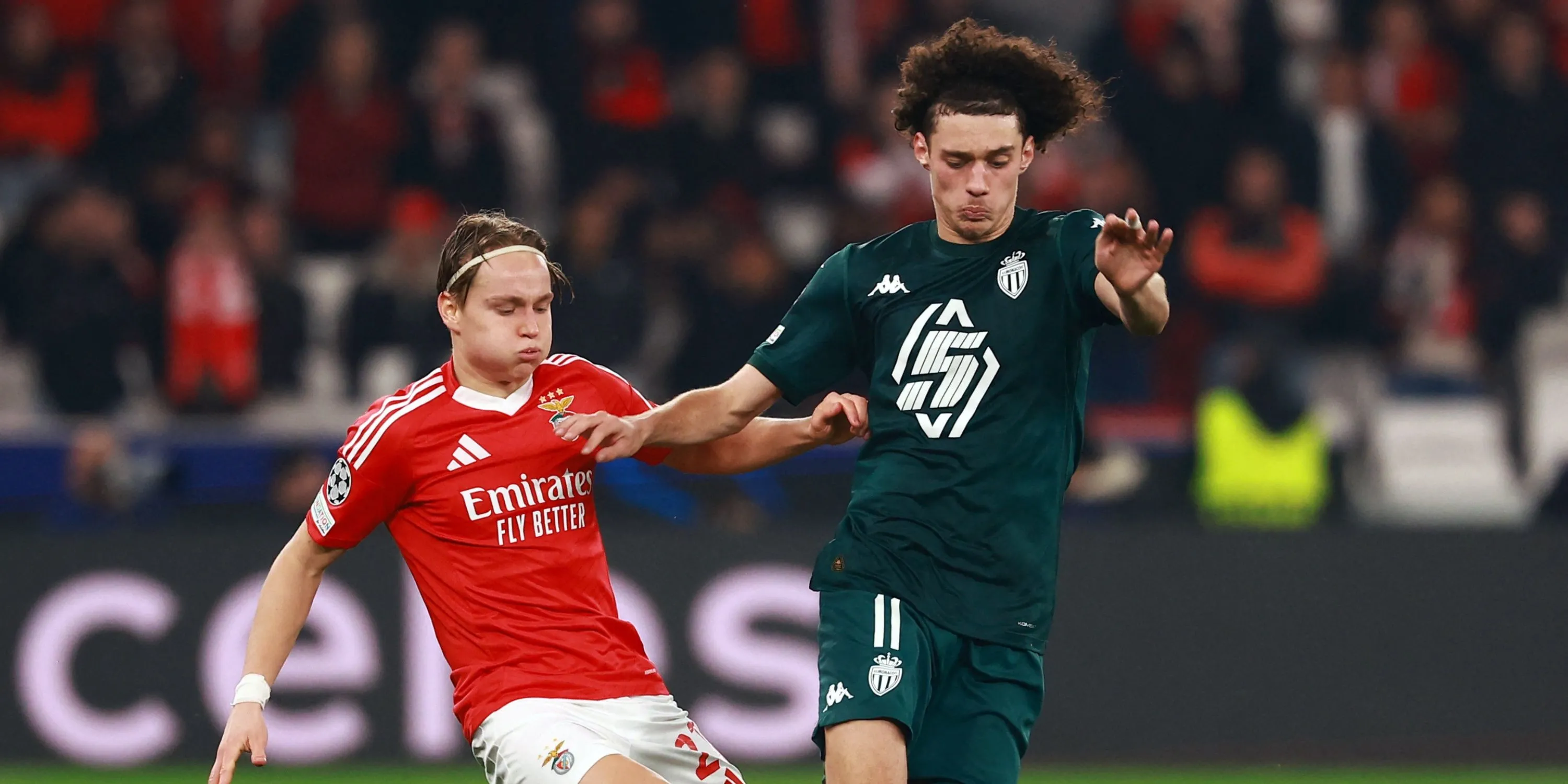 Maghnes Akliouche phô diễn kỹ thuật trên sân, thể hiện tiềm năng cho Spurs