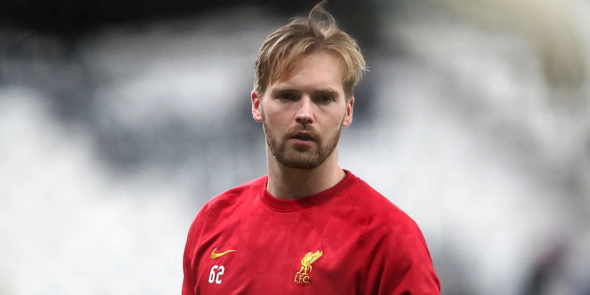 Thủ môn Caoimhin Kelleher chuyển từ Liverpool sang Brentford, một thương vụ ở Ngoại hạng Anh.