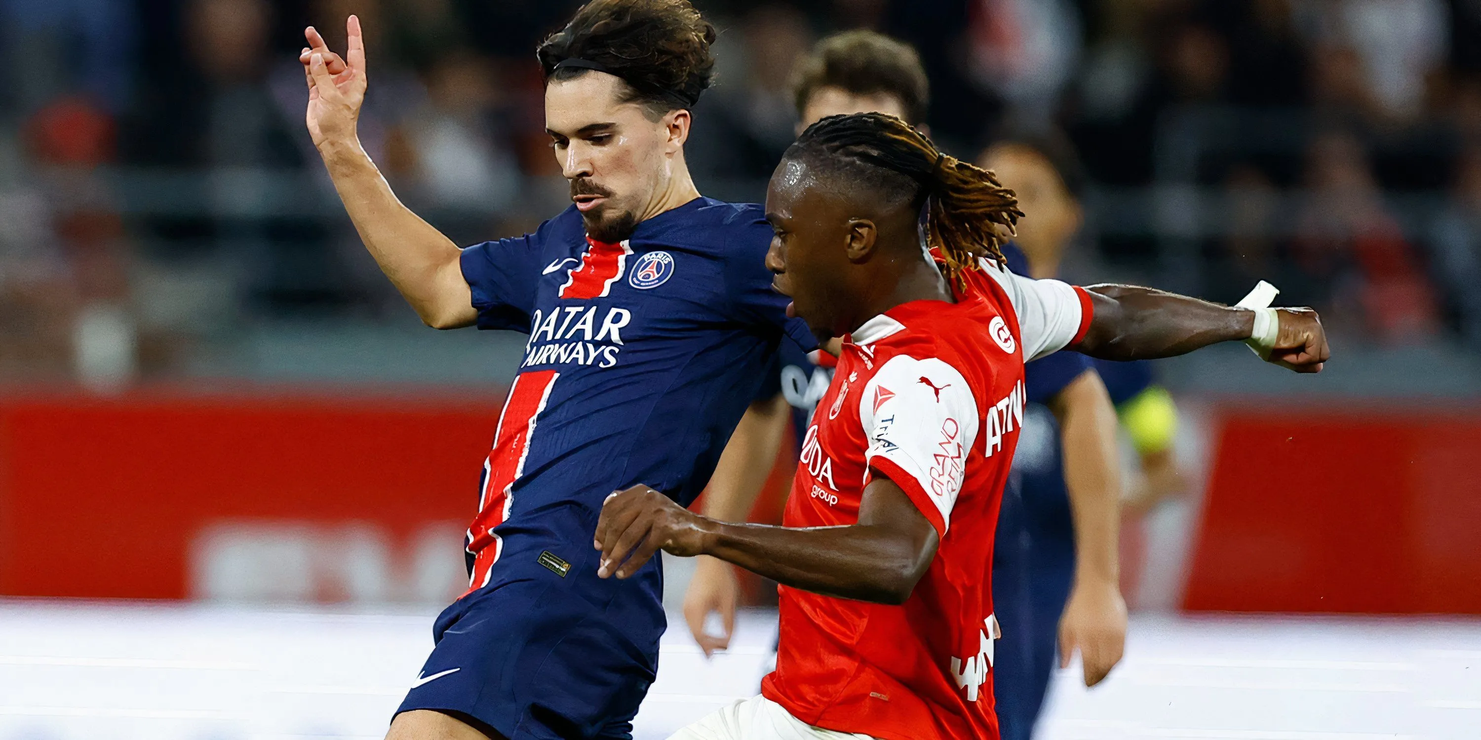 Valentin Atangana trong màu áo Stade de Reims, mục tiêu chuyển nhượng của Leeds United