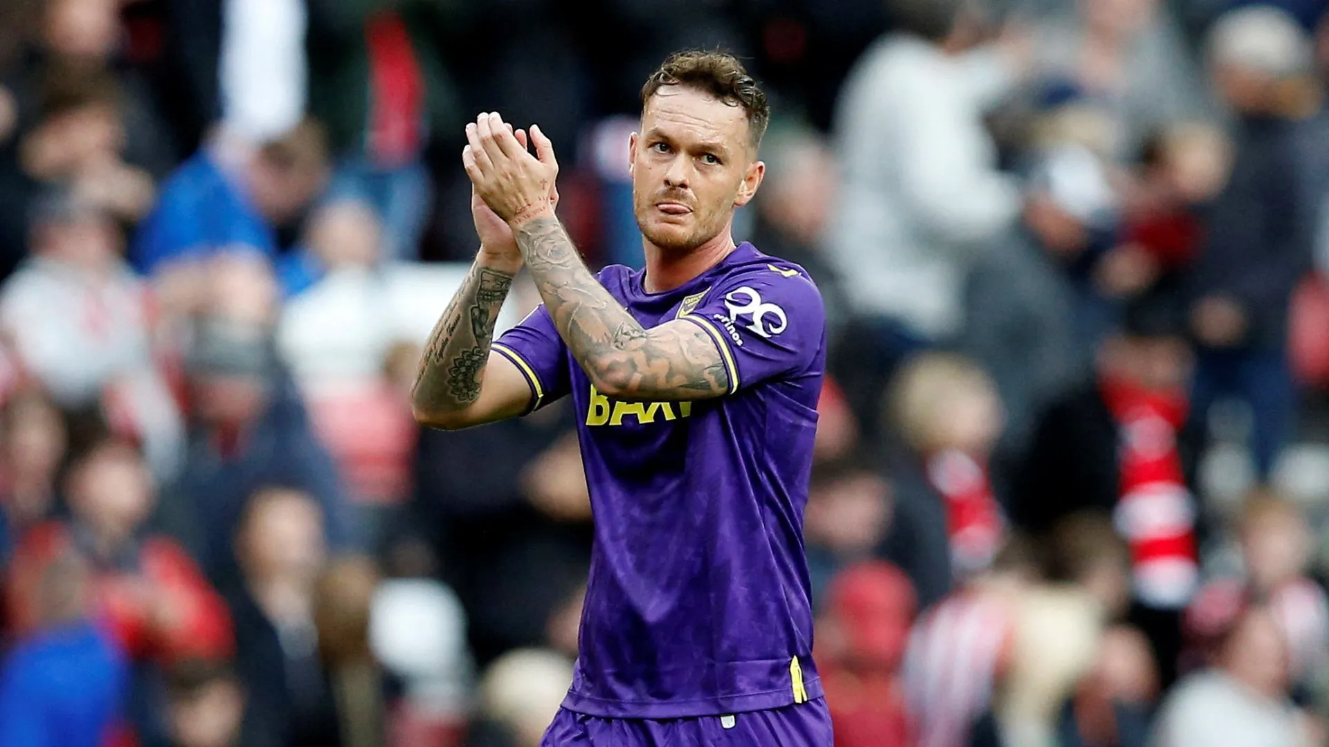Cảnh một trận đấu gợi nhớ những thành công trước đây của Darrell Clarke với Bristol Rovers