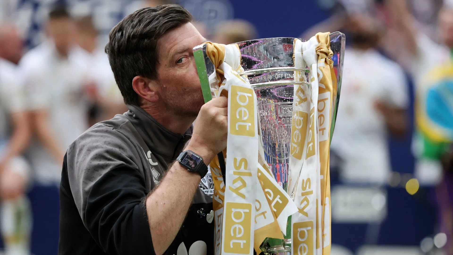 HLV Darrell Clarke trong giai đoạn làm việc trước đây tại Port Vale