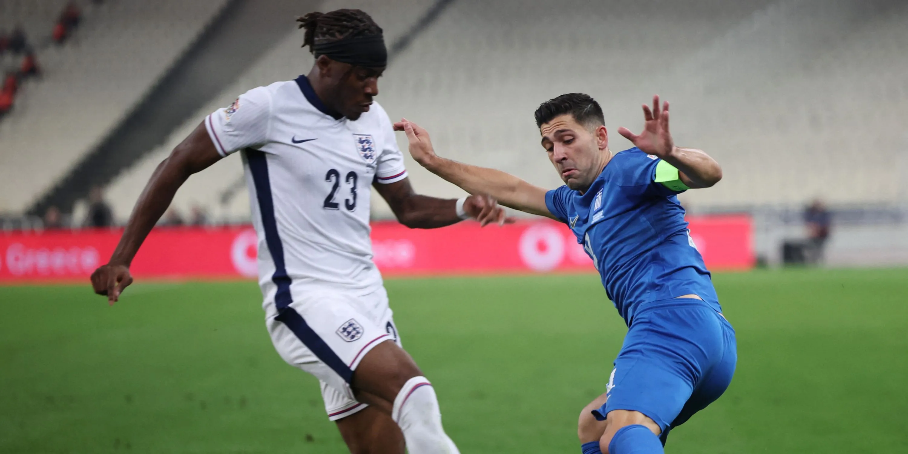 Madueke khoác áo Chelsea tập luyện