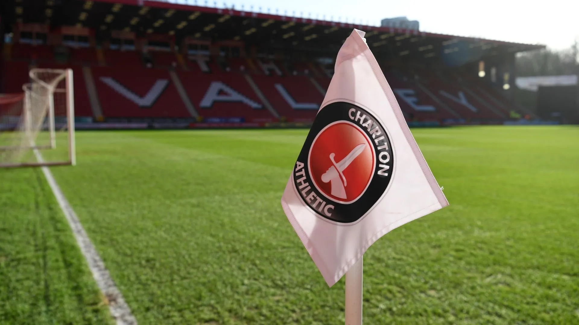 Sân The Valley của Charlton Athletic nhìn từ khán đài