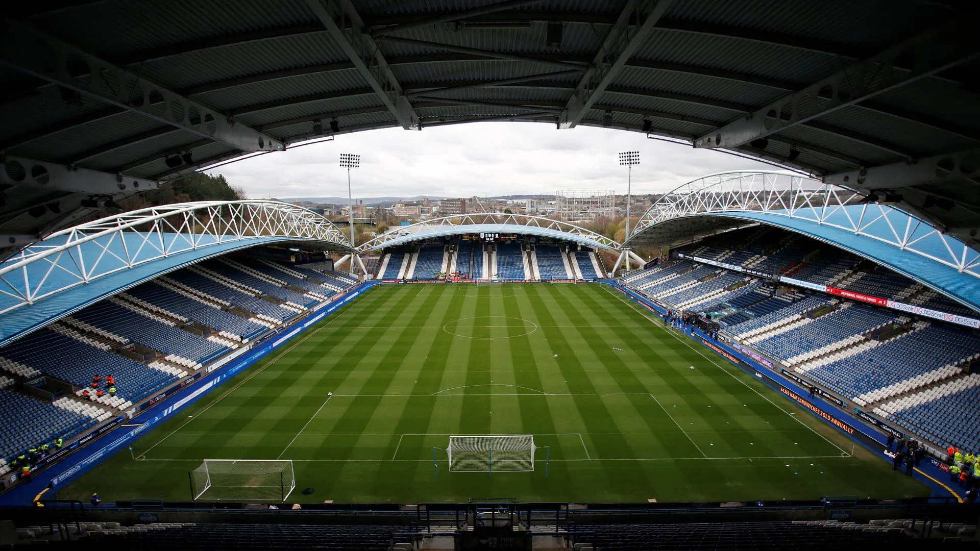 Sân vận động John Smith's Stadium của Huddersfield Town, câu lạc bộ tại giải bóng đá Anh