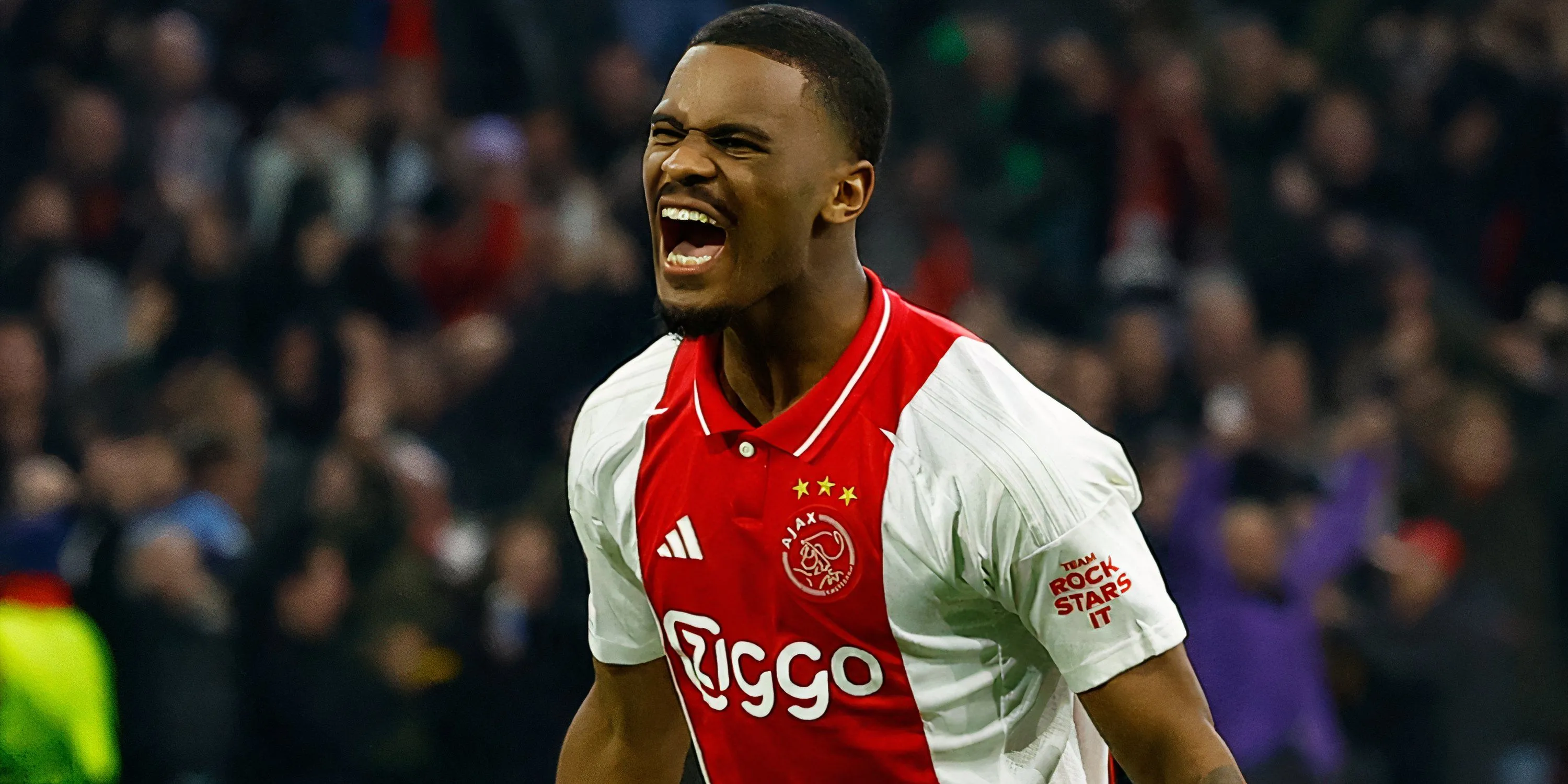 Trung vệ trẻ Jorrel Hato thi đấu ấn tượng trong màu áo Ajax, mục tiêu chuyển nhượng hàng đầu của Chelsea