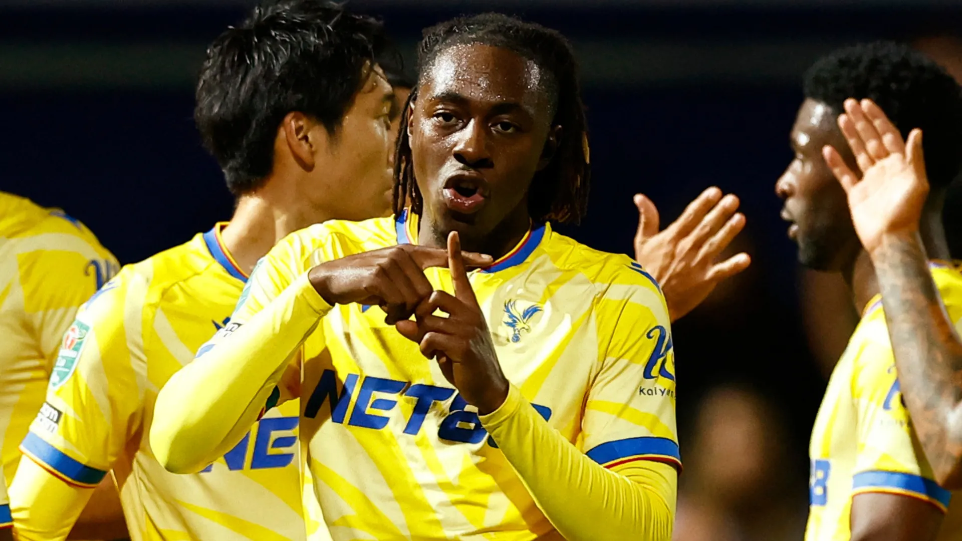 Eberechi Eze ăn mừng bàn thắng trong màu áo Crystal Palace, nơi anh trở thành ngôi sao hàng đầu của bóng đá Anh