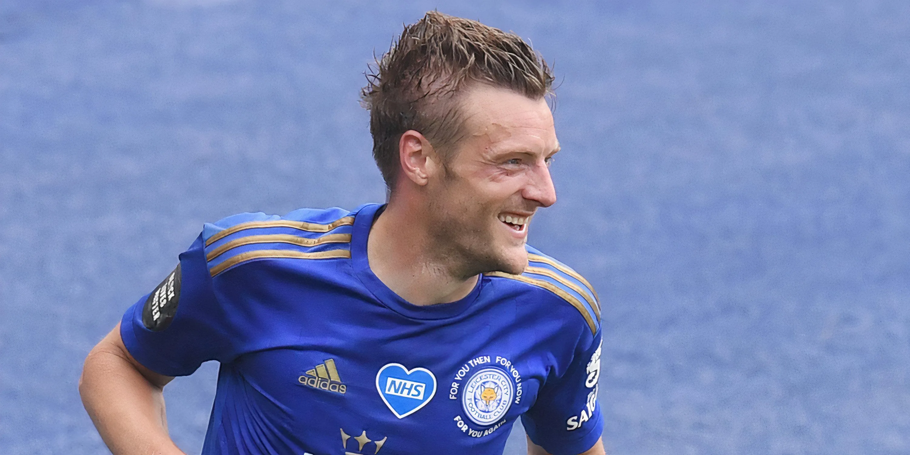 Jamie Vardy ăn mừng cùng danh hiệu Vua phá lưới Ngoại hạng Anh với Leicester City.