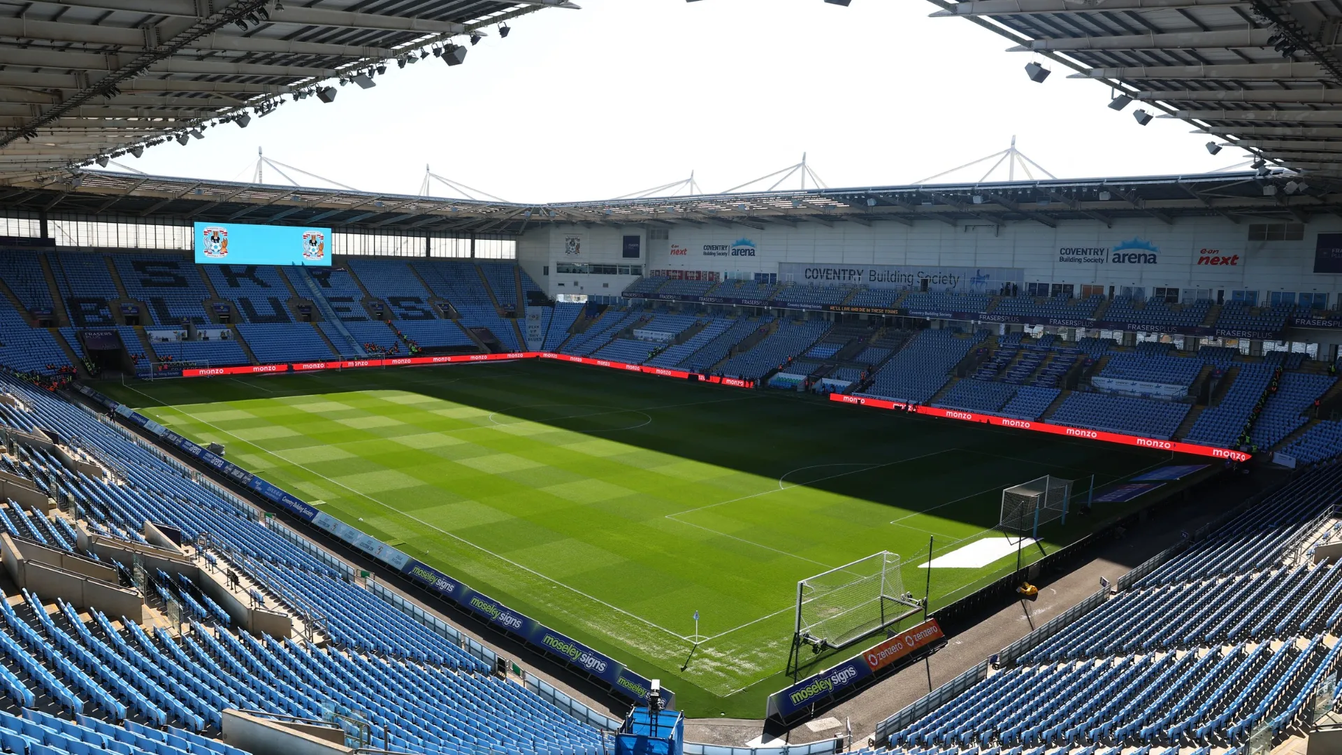 Patrick Bamford trong một trận đấu, có thể trở thành mũi nhọn tấn công của Coventry City