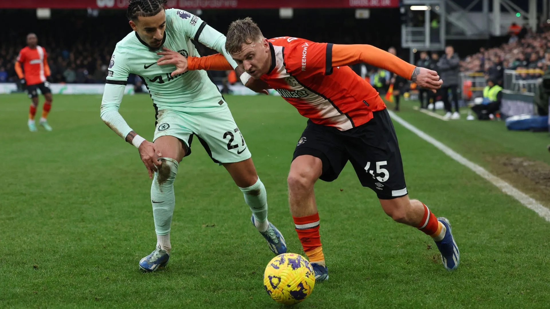 Tiền vệ Alfie Doughty từng thi đấu ấn tượng tại Luton Town trước khi chuyển đến Millwall, mang theo kỳ vọng lớn cho bóng đá Anh.