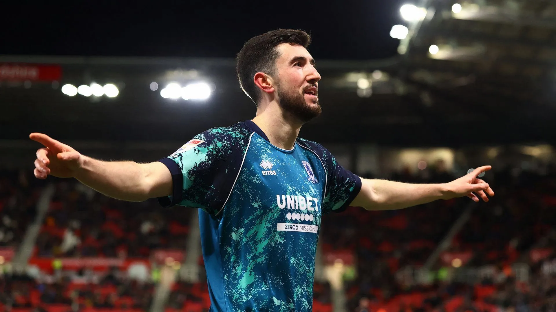 Tiền vệ Finn Azaz ghi bàn cho Middlesbrough trong trận gặp Stoke City